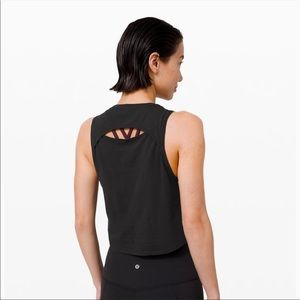 lululemon cut back crop top- size 8